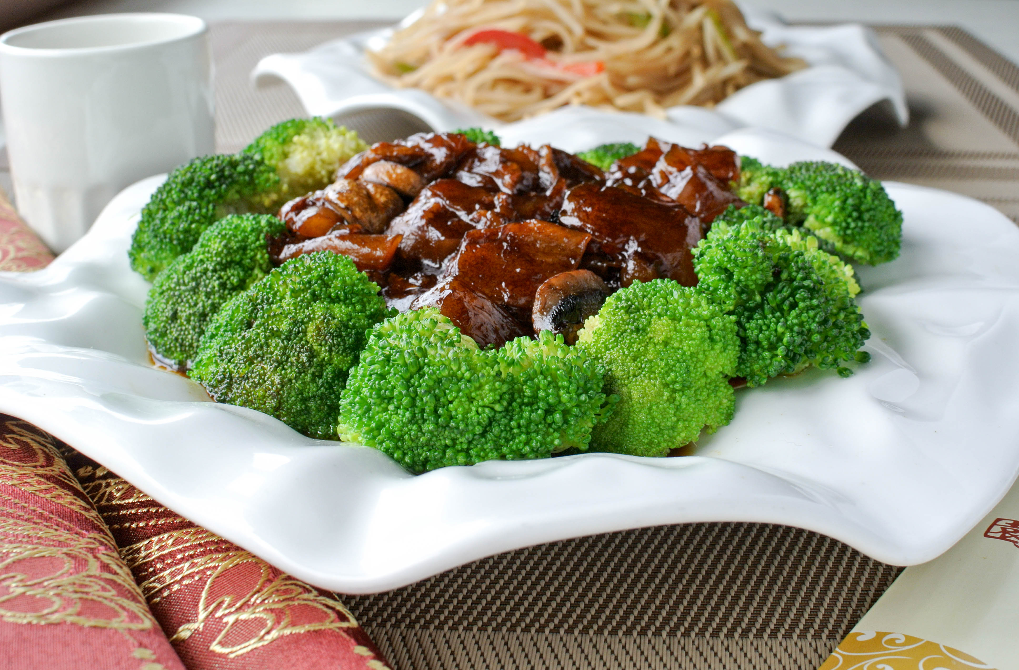 Order Braised Beef Tendon 紅燒牛筋 food online from Fey Restaurant store, Menlo Park on bringmethat.com