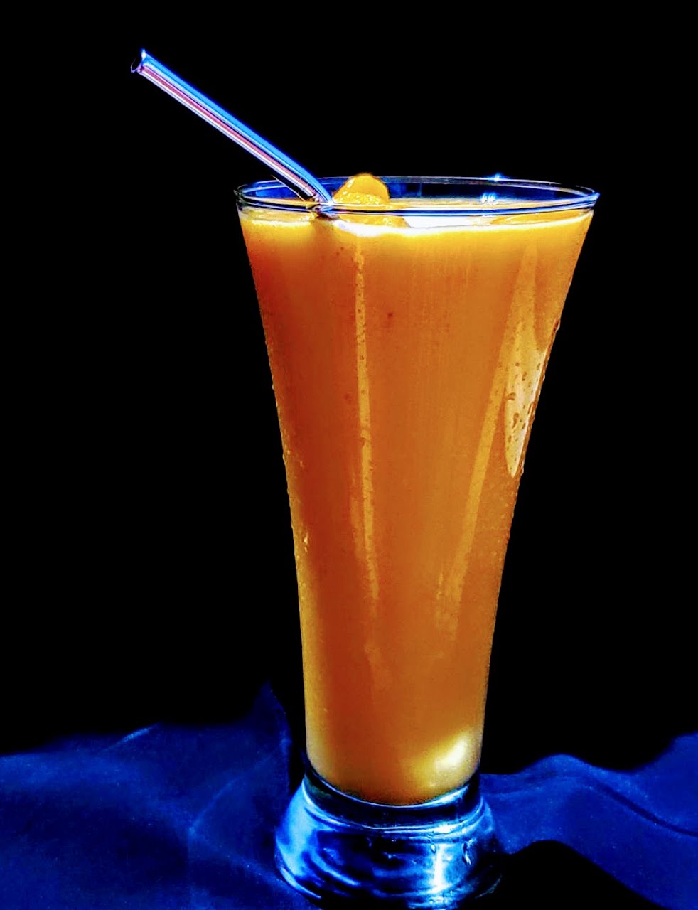 Order Mango Lassi food online from Curry In A Hurry store, Omaha on bringmethat.com
