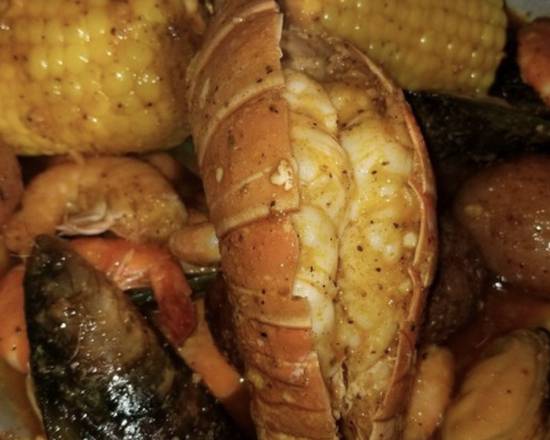 Order Seafood Combo food online from Shaking Crawfish store, Doraville on bringmethat.com