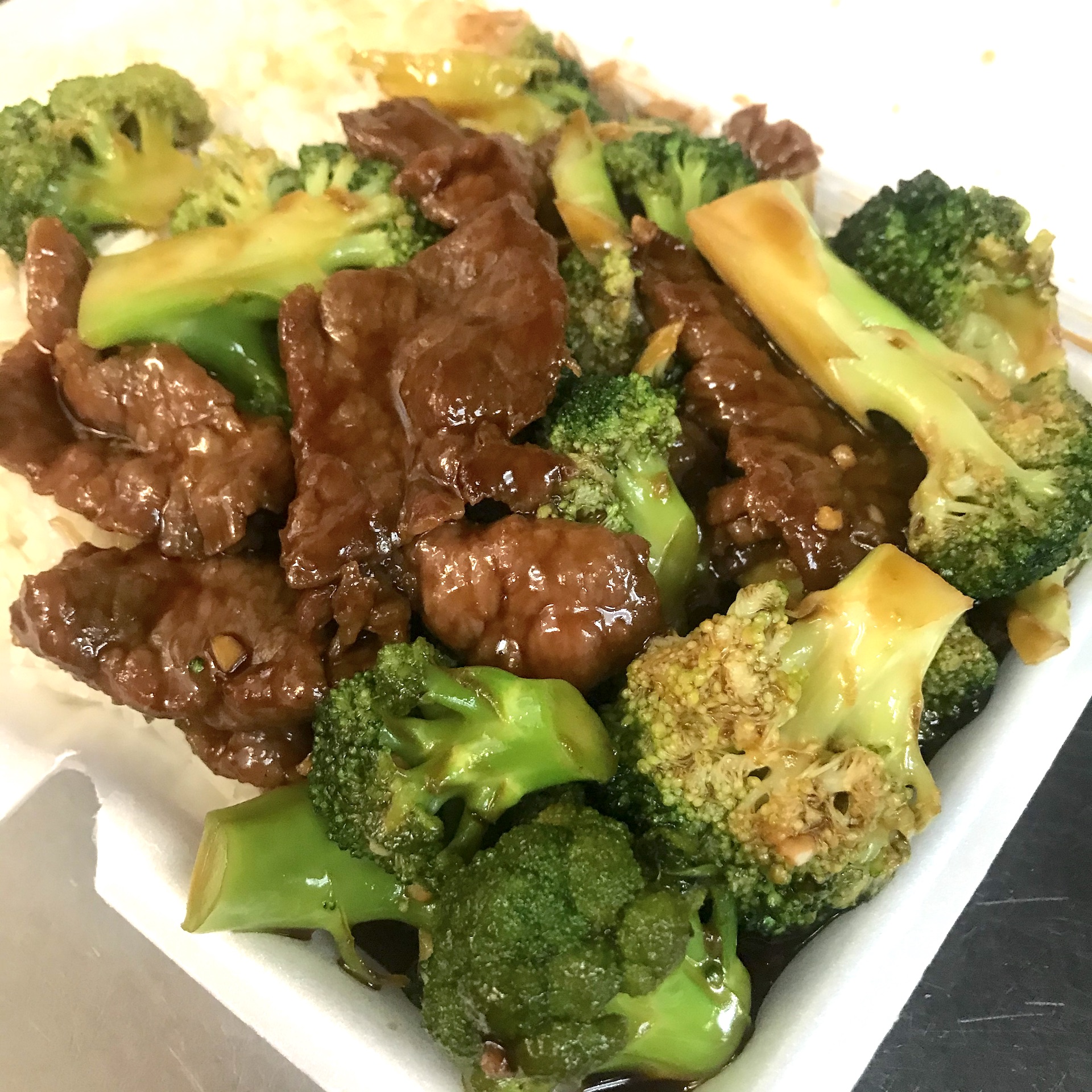 Order Beef with Broccoli Combination Plate food online from Hai Sing Chinese Restaurant store, Yonkers on bringmethat.com