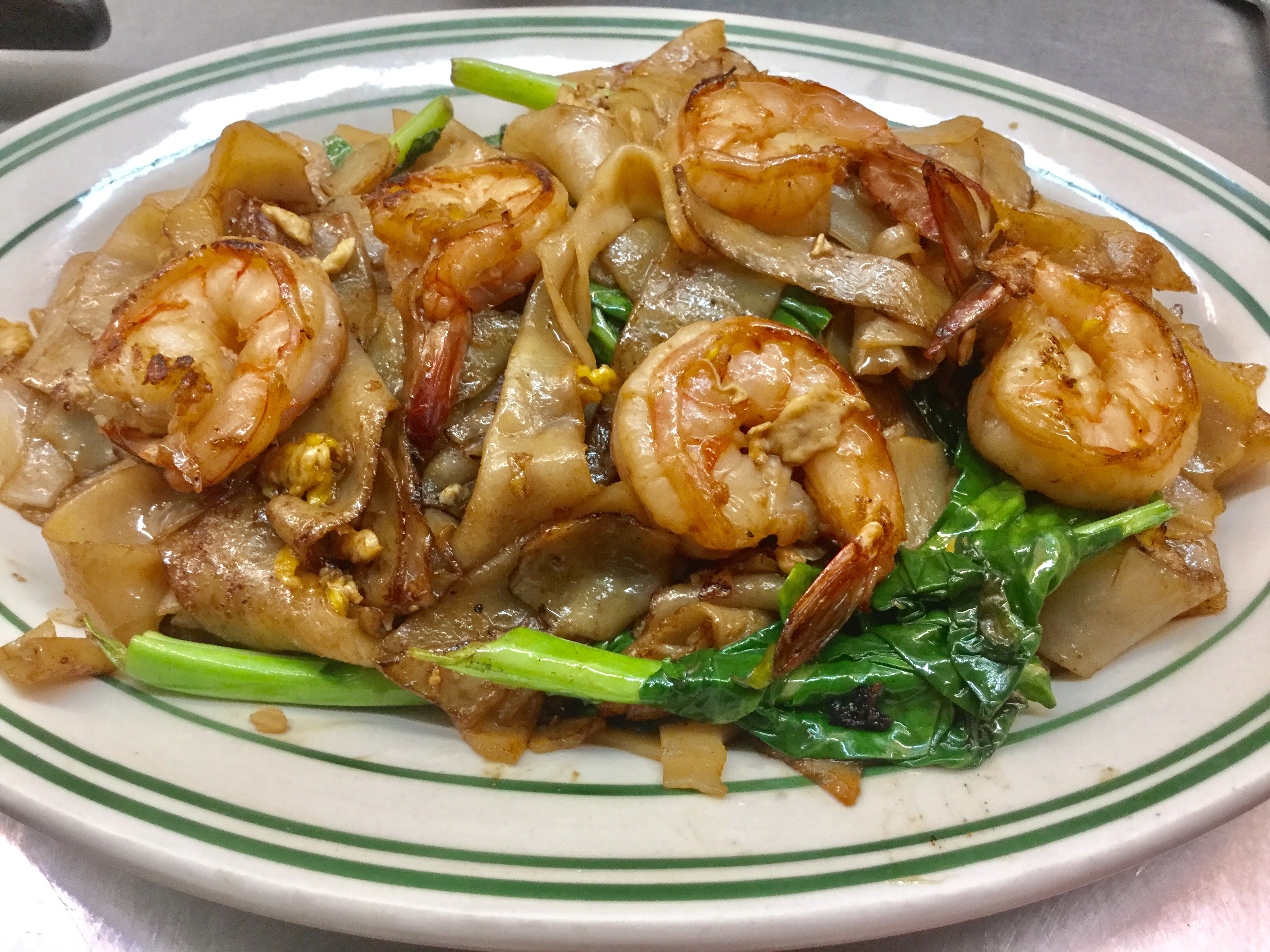 Order 69. Pad-See-Ew food online from Khun Dang Thai Restaurant store, North Hollywood on bringmethat.com