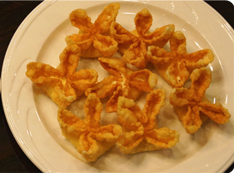 Order Crab Cheese Wonton food online from Red Lantern Chinese Cuisine store, Glendora on bringmethat.com