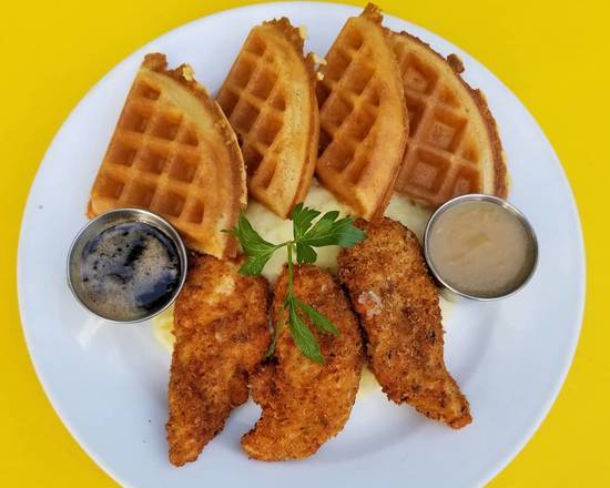 Order Fried Chicken & Waffles food online from Fred 62 store, Los Angeles on bringmethat.com