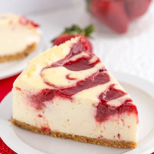 Order Strawberry Cheese Cake food online from New York Pizza store, Nashville on bringmethat.com