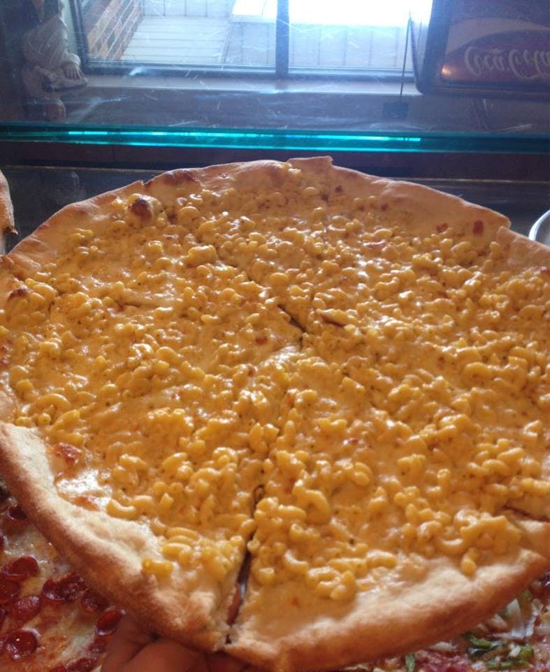 Order Mac & Cheese Pizza - Personal food online from Mannino's 3 store, Hamilton Square on bringmethat.com
