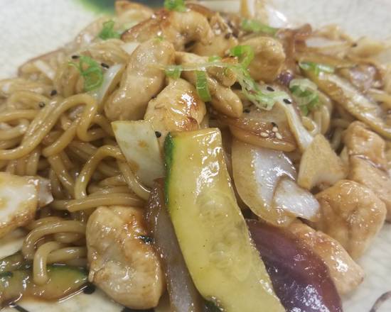 Order Chicken Stir Fried Noodle food online from I Luv Sushi store, Rockford on bringmethat.com