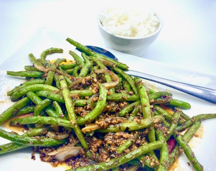 Order GROUND PORK & SPICY GREEN BEANS food online from Kim Son Cafe  store, Houston on bringmethat.com