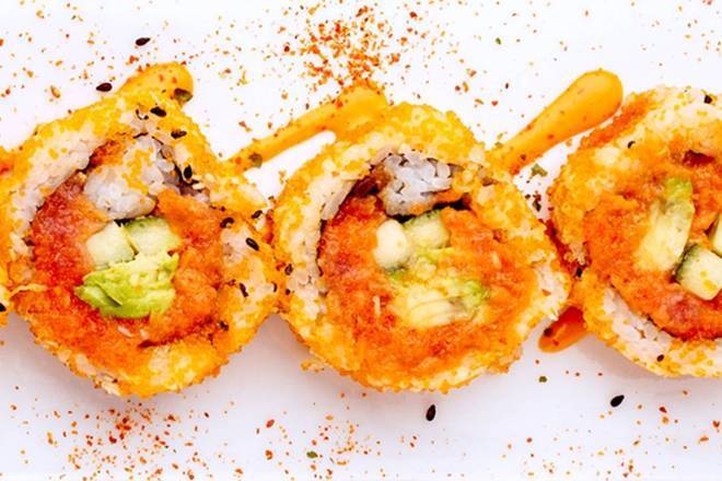 Order Spicy Tuna Crunch Roll food online from Kabuki Japanese Restaurant store, Glendale on bringmethat.com