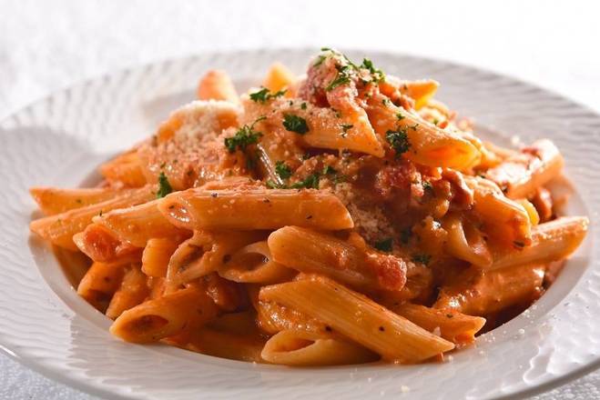 Order Penne Ala Vodka Pasta food online from Freddy Pasta And Pizza store, Gaithersburg on bringmethat.com