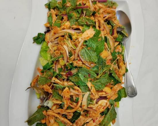 Order Grilled Chicken Salad food online from Bangkok Thai Express Restaurant store, San Rafael on bringmethat.com