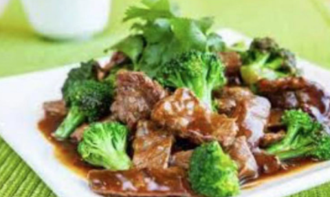 Order 18. Beef with Broccoli Combo Plate food online from Kwong Tung Chop Suey store, Shelby Charter Township on bringmethat.com