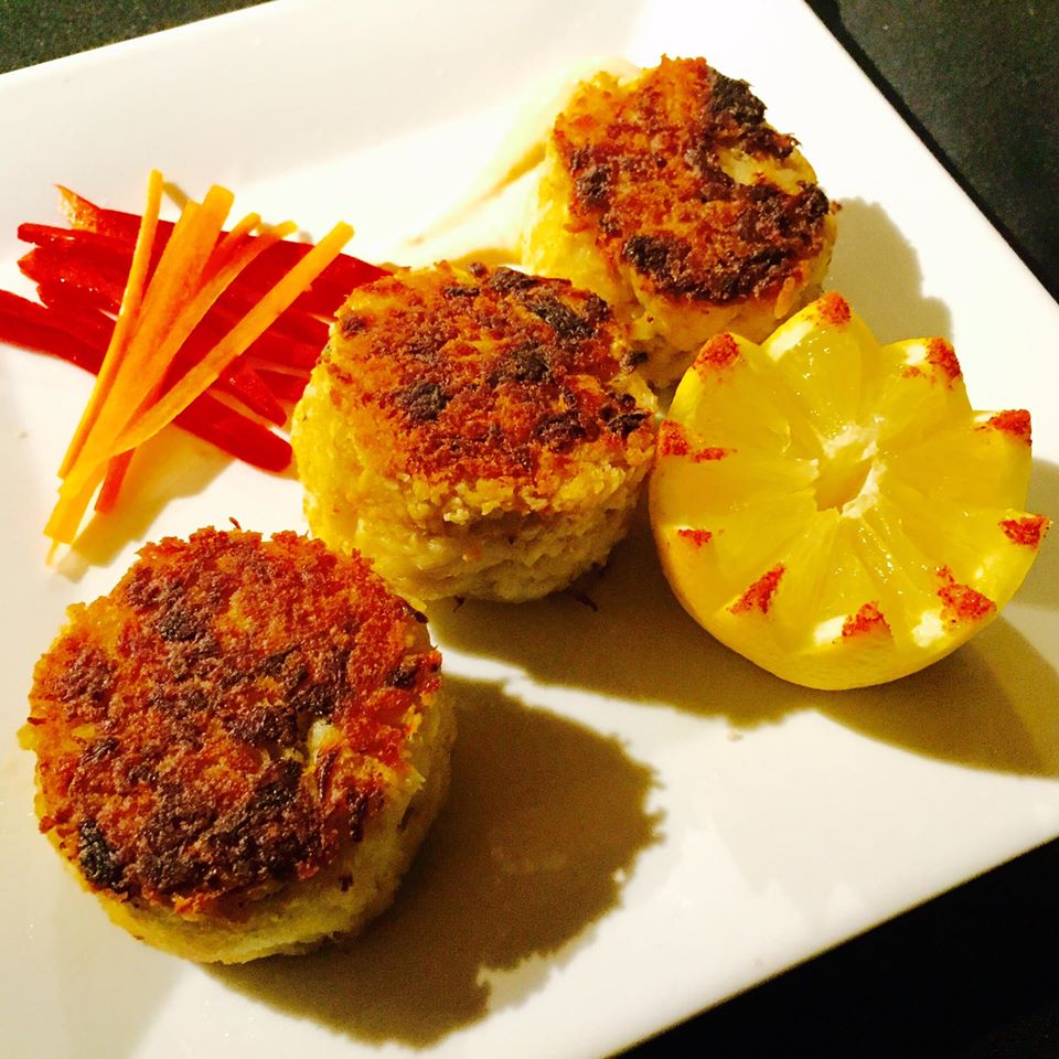 Order Crab Cakes food online from Big Shot Lounge & Restaurant store, Arlington Heights on bringmethat.com