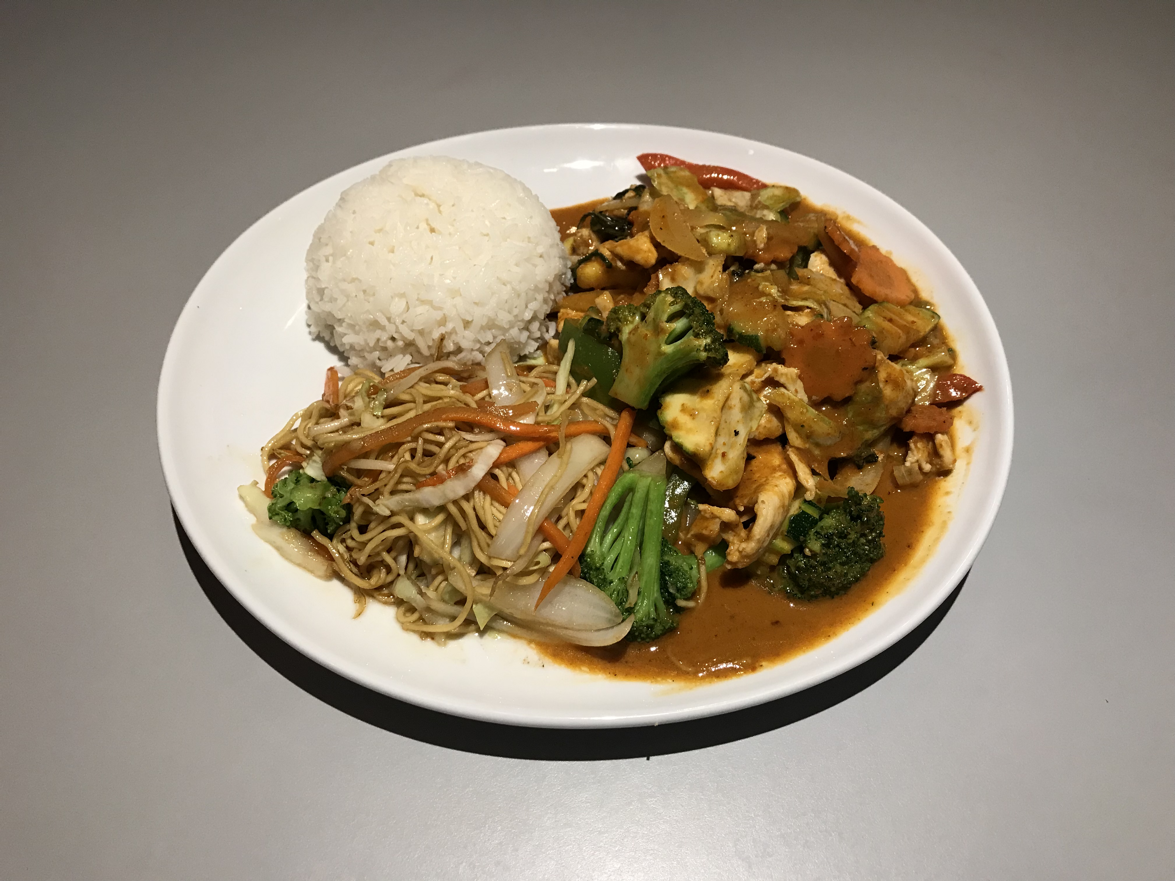 Order Combo House Panang Lunch food online from Chiangmai Thai Restaurant store, Lynnwood on bringmethat.com