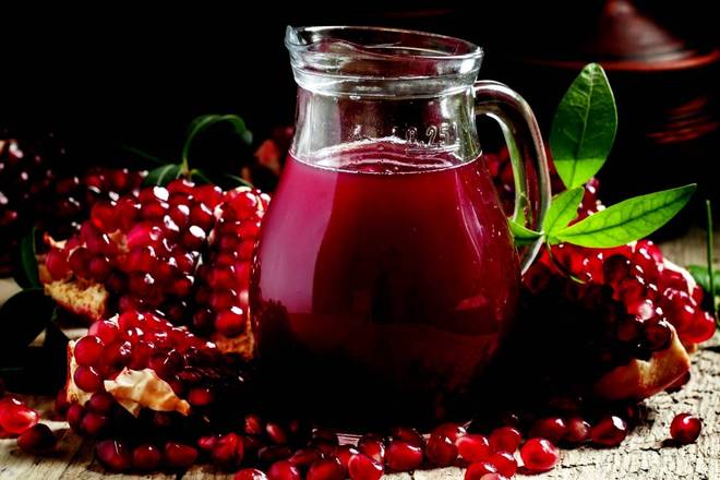 Order Fresh Pomegranate Juice Over Ice - 24 oz Cup  food online from Lb Cake Stop store, Baldwin Park on bringmethat.com