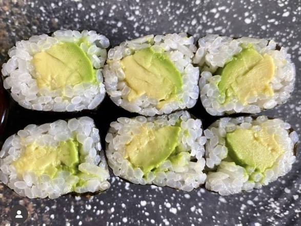 Order Avocado Roll food online from Royal Sushi & Bar store, New Orleans on bringmethat.com