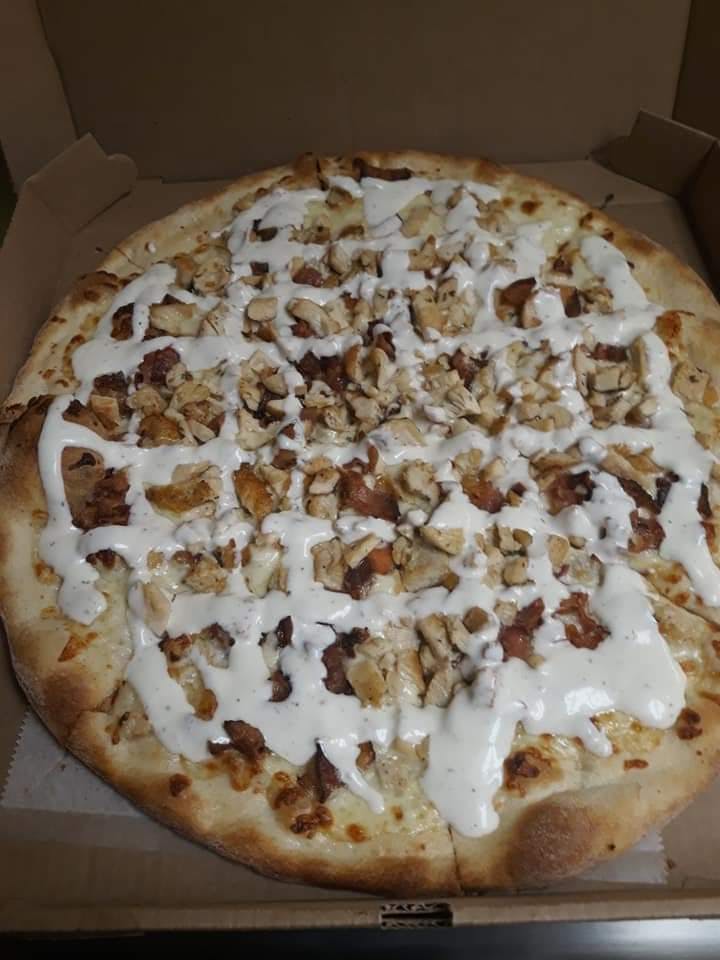 Order Chicken Bacon & Ranch Pizza - Medium 14" (6 Slices) food online from Gino Pizza store, Lindenwold on bringmethat.com