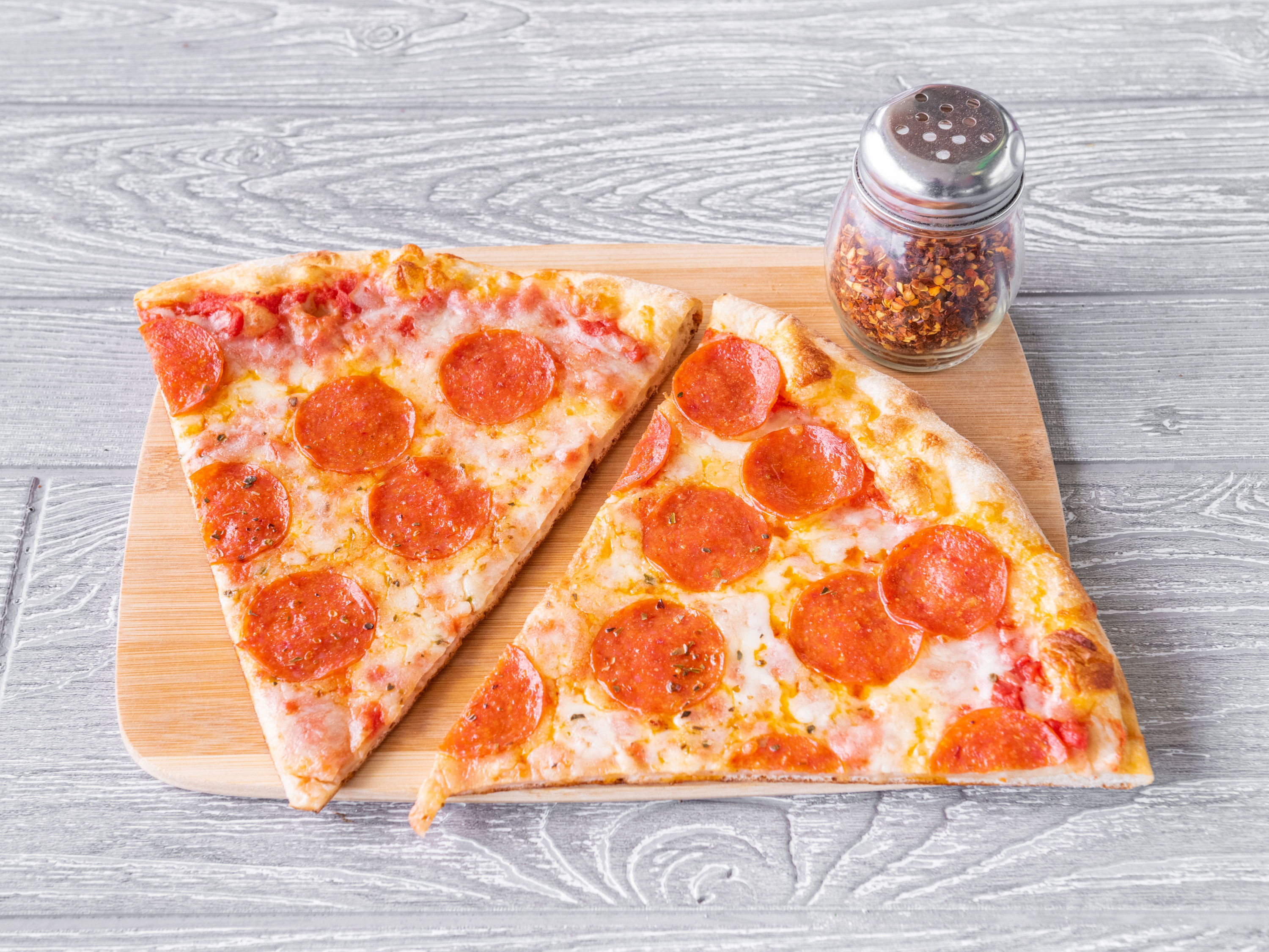 Order Traditional Pizza food online from Tonitos Pizza store, West Chester on bringmethat.com