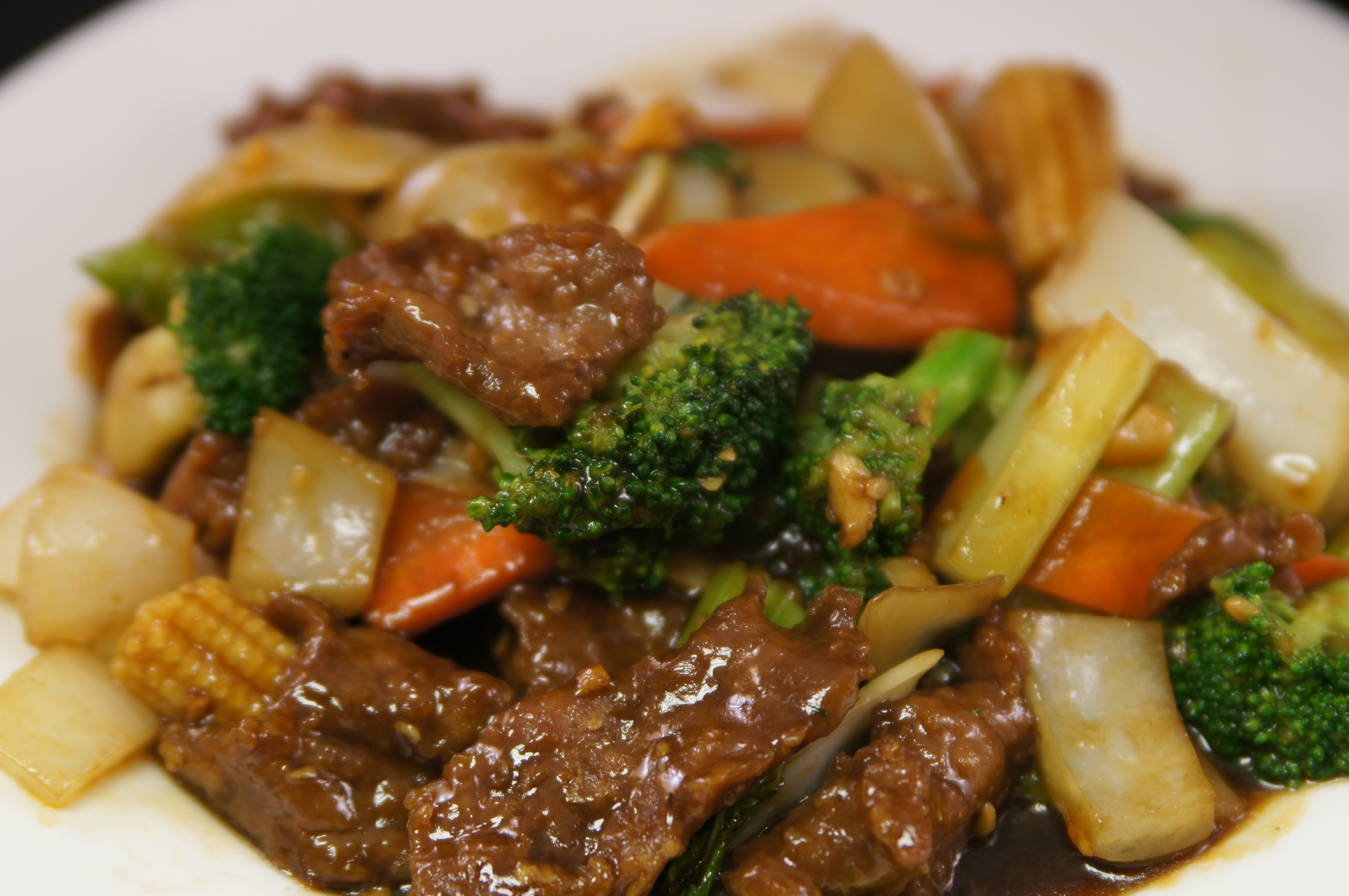 Order B3. Beef with Vegetables food online from Ginger Wok store, Houston on bringmethat.com