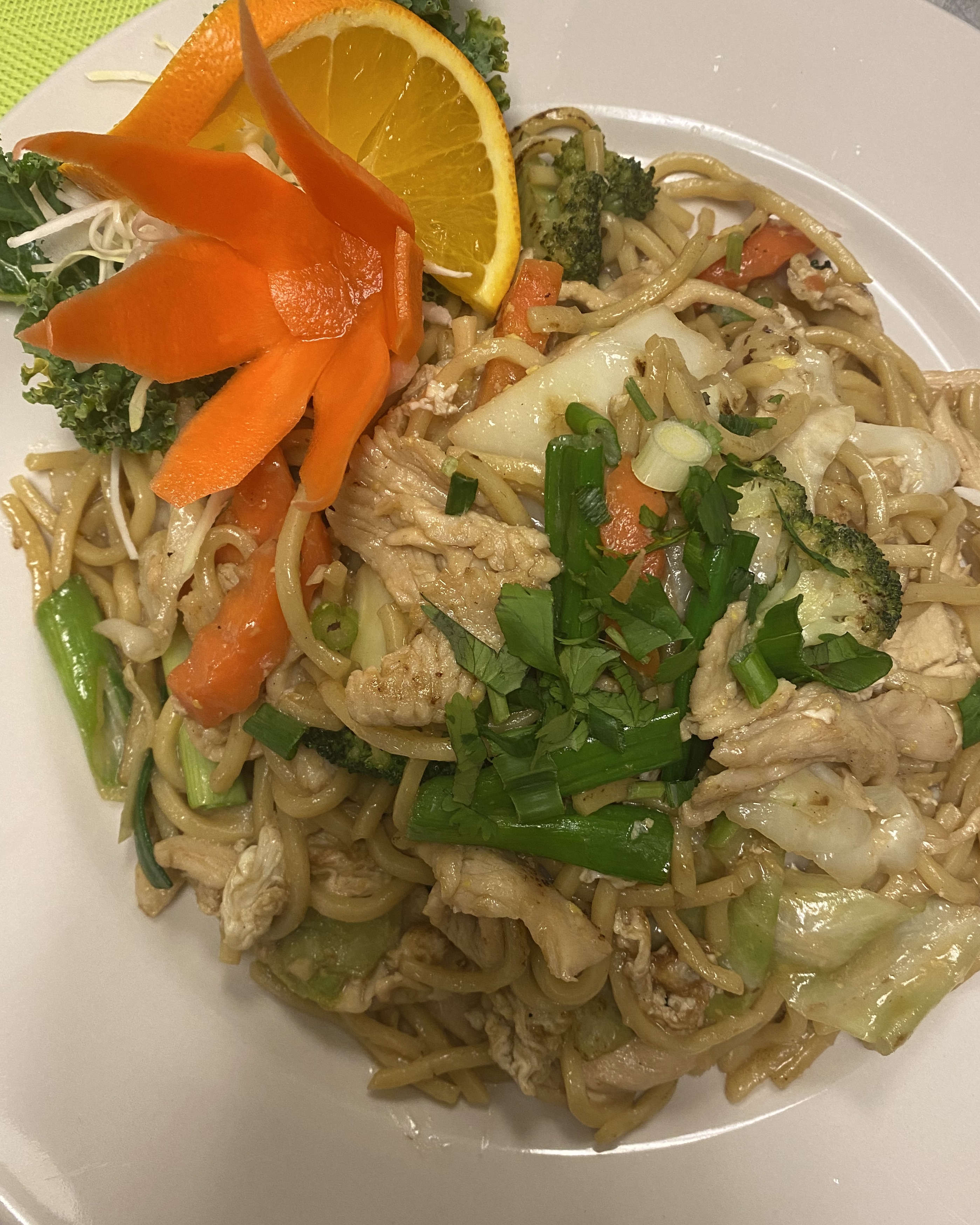 Order Lo Mein Dinner food online from Yummy Pho Bac store, Mt. Juliet on bringmethat.com