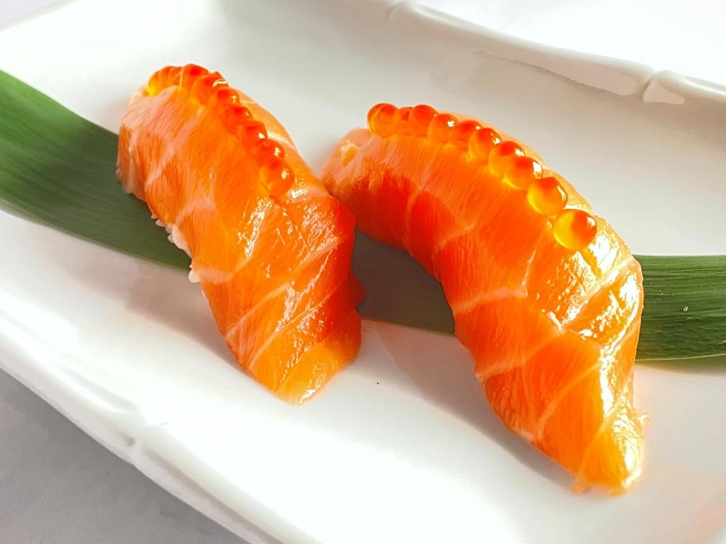 Order Salmon Ikura Nigiri food online from Sushi Spott store, Mill Creek on bringmethat.com