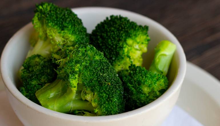 Order Steamed Broccoli  food online from Metro Diner store, Plainfield on bringmethat.com