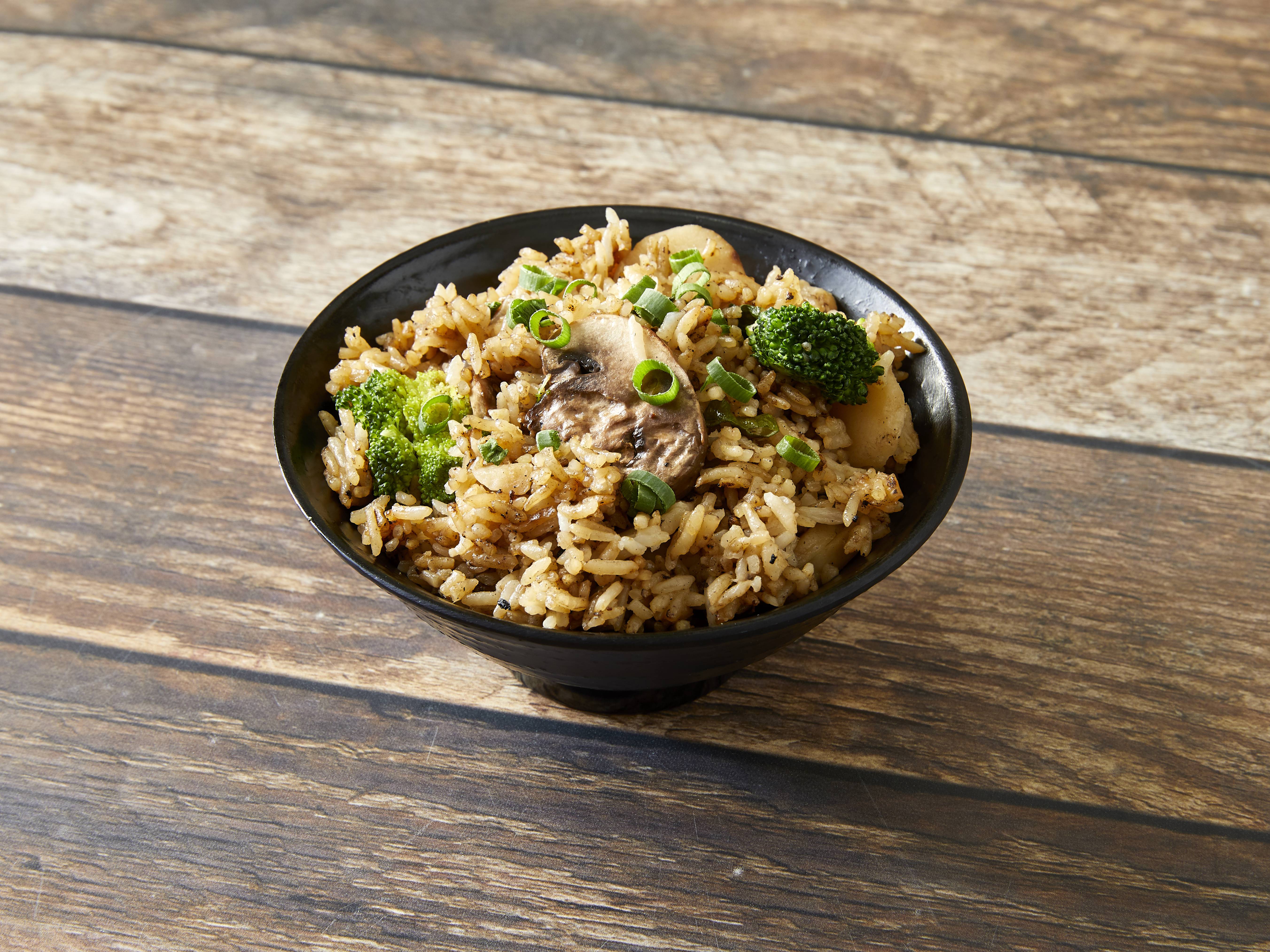Order Vegetable Fried Rice food online from Mee Mah Restaurant store, Chicago on bringmethat.com