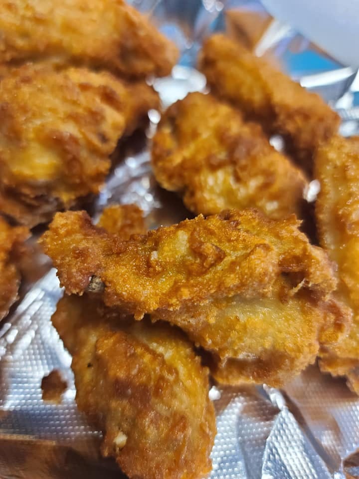 Order Traditional Wings(10) - 10 pieces food online from Brother Pizza Pasta & Sub store, Harrisonburg on bringmethat.com