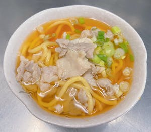 Order D6. Chicken Noodle Soup food online from China Hut store, Chicago on bringmethat.com