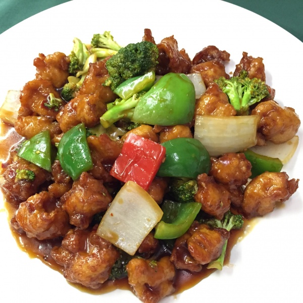 Order C17. General Tso's Chicken food online from Mint chinese and thai cuisine store, Chamblee on bringmethat.com