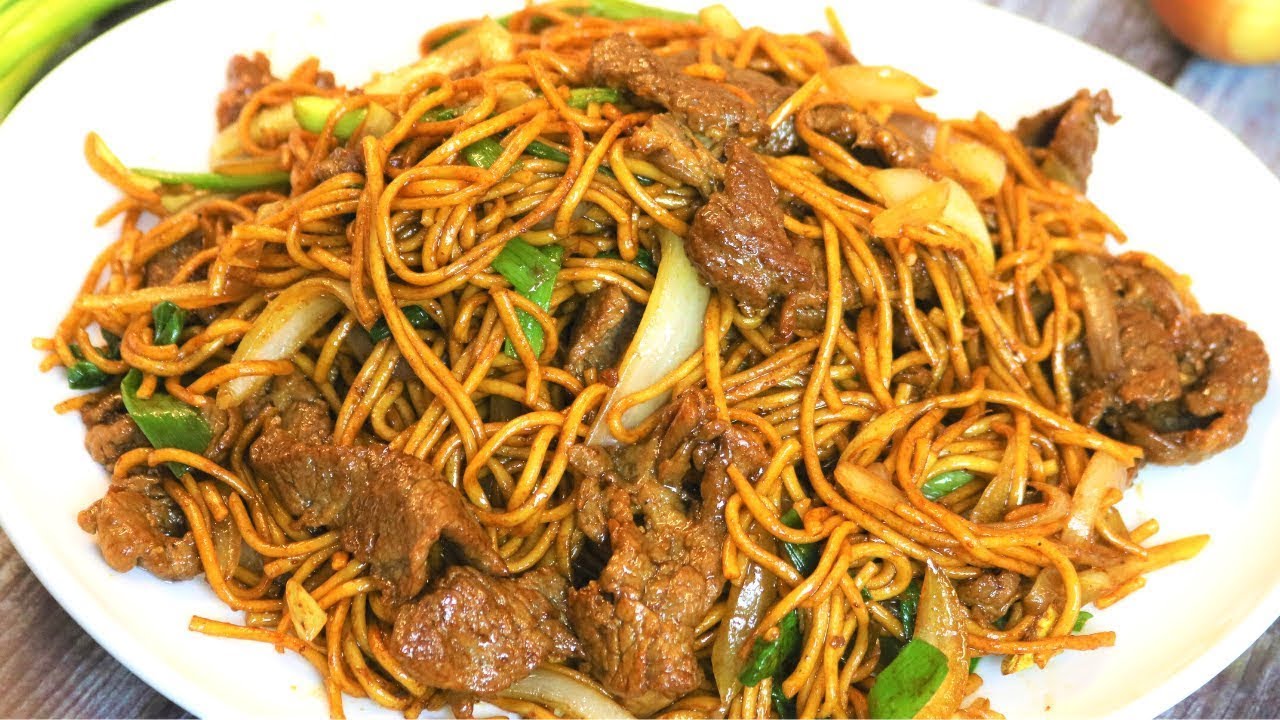 Order 48. Beef Lo Mein food online from Chen's Yummy House store, Dumont on bringmethat.com
