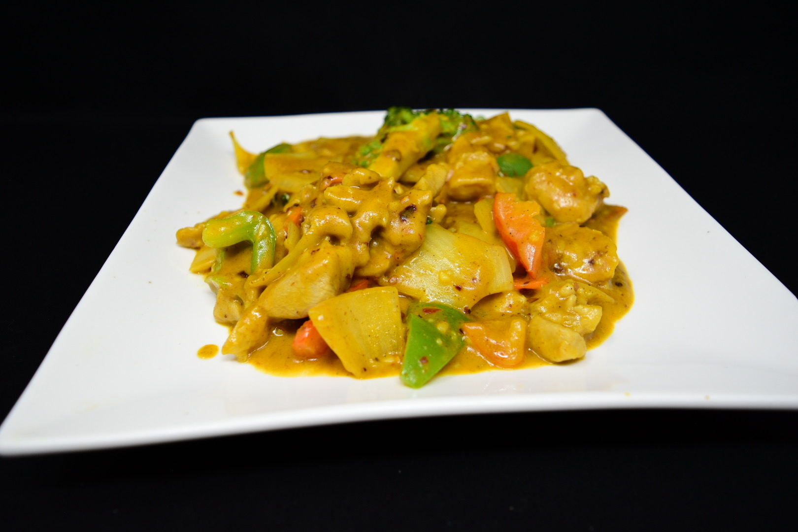 Order 157. Curry Chicken food online from Fortune Star Cuisine store, Reno on bringmethat.com