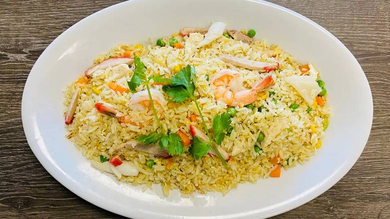 Order Combination Fried Rice (Cơm Chiên Đặc Biệt) food online from Pho Seven store, San Lorenzo on bringmethat.com