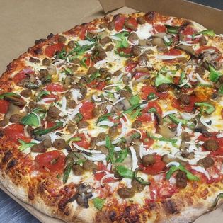 Order Deluxe Pizza food online from Pisanello's Pizza store, Bowling Green on bringmethat.com