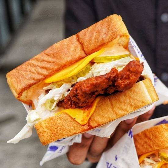 Order TEXAS TOAST SAMMIE food online from Howdy Hot Chicken store, Houston on bringmethat.com