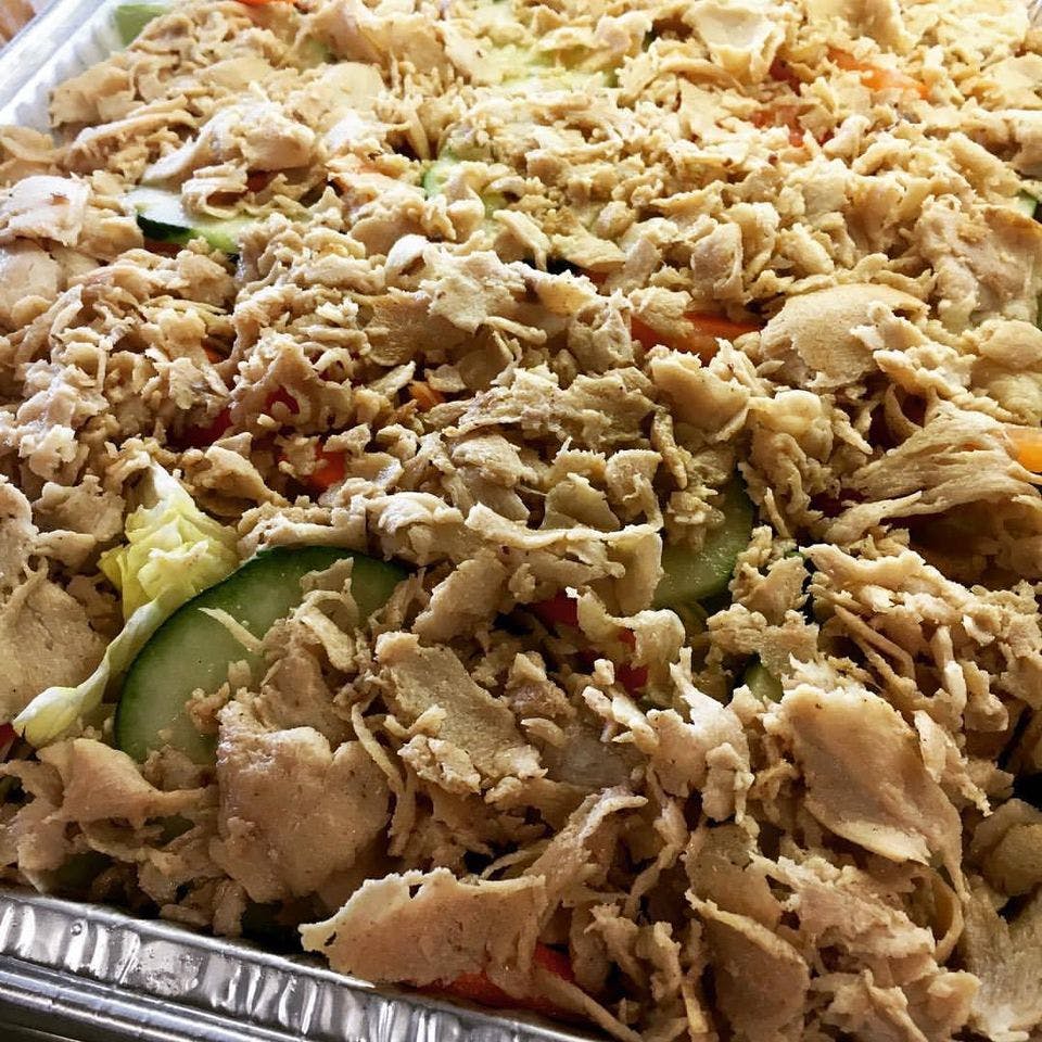 Order Chicken Cheesesteak Salad - Small food online from Nino's Pizzarama store, Willow Grove on bringmethat.com