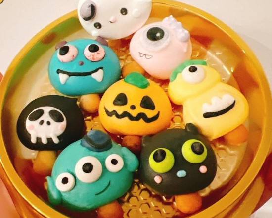 Order Halloween Meringue Candy/Cookie food online from Qlicious Bubble Tea & Pastries store, Liberty on bringmethat.com