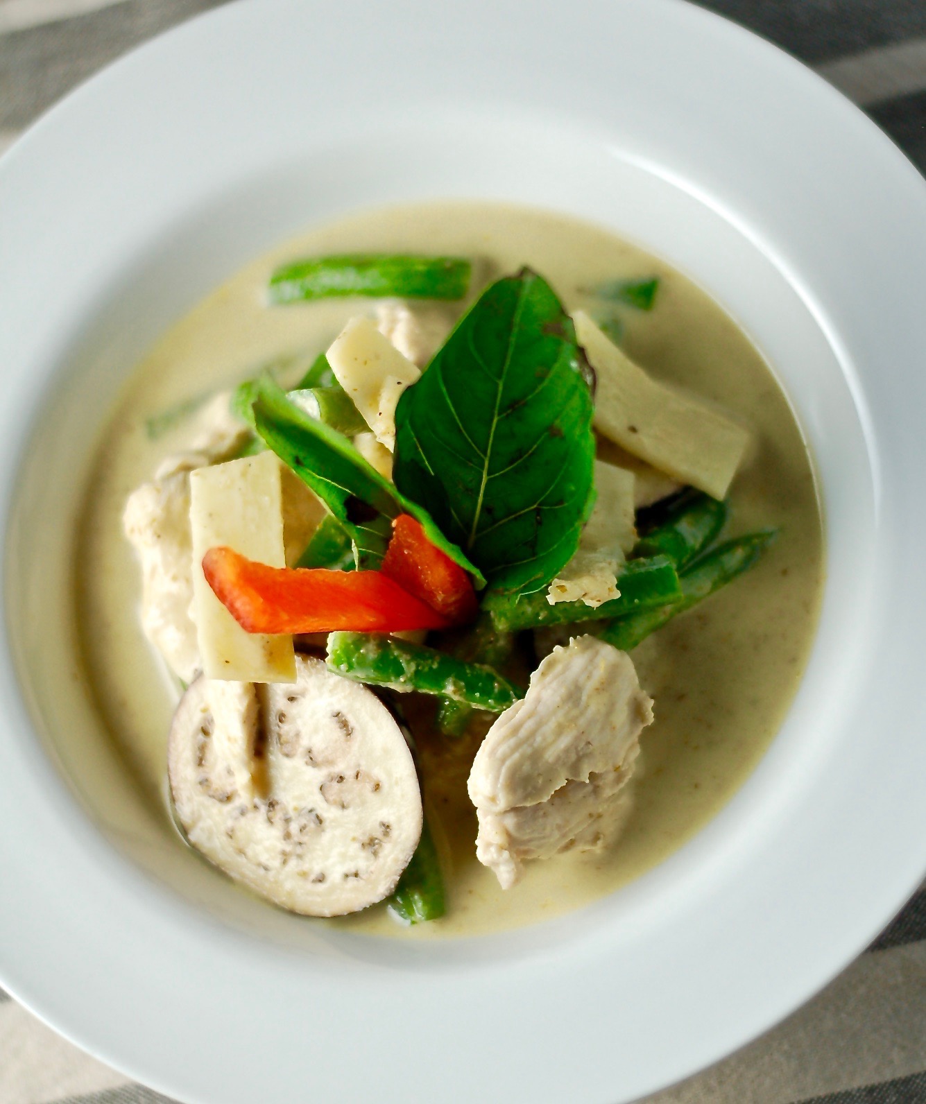 Order Green Curry food online from Samui Thai Cuisine store, Southbury on bringmethat.com