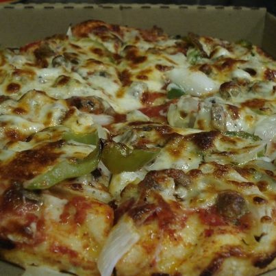 Order The Kitchen Sink Pizza food online from Gianni's Pizza store, Oceanside on bringmethat.com