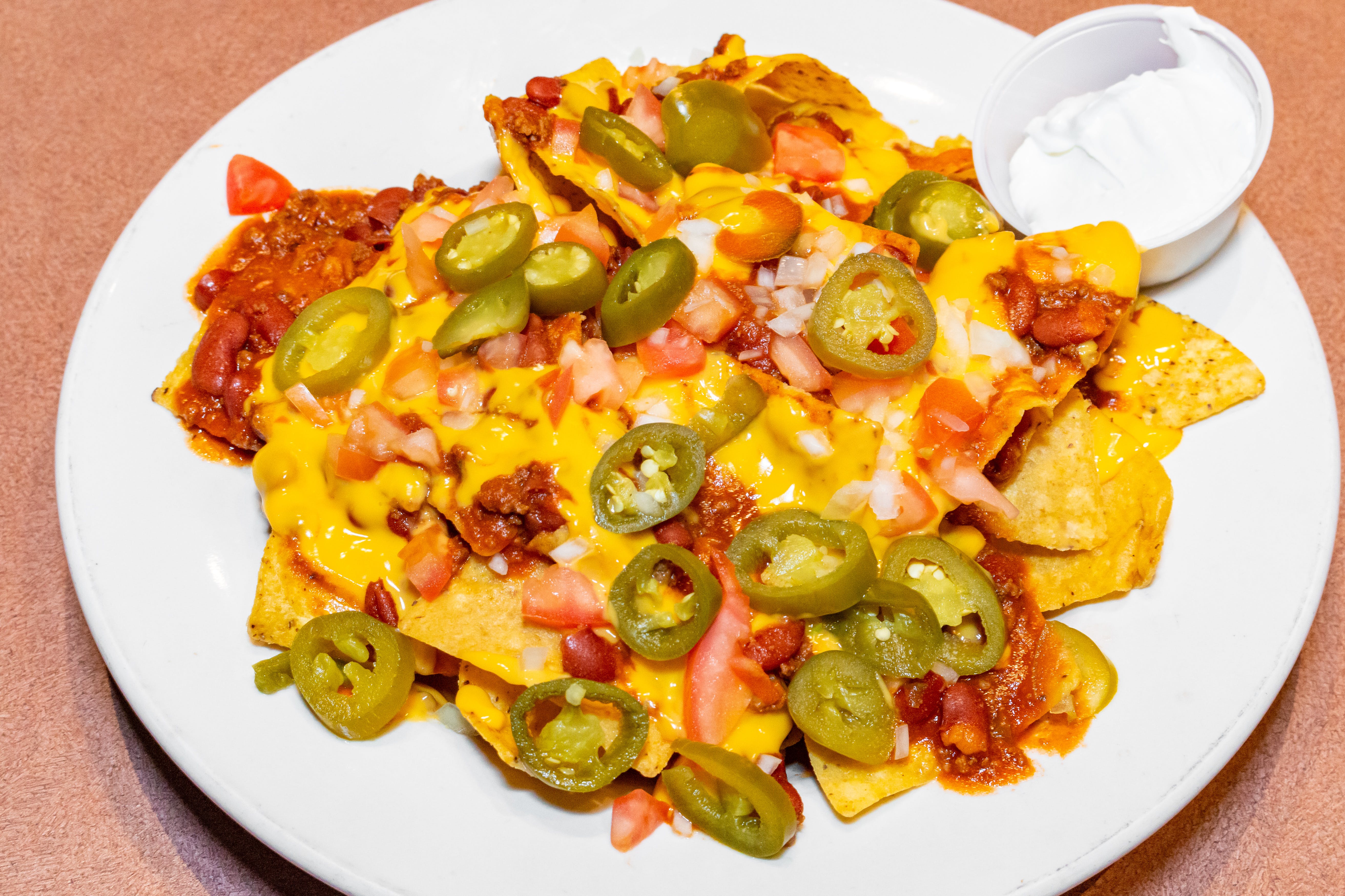 Order Nacho Grande - Appetizer food online from Pyramid Pizza & Sports Bar store, Addison on bringmethat.com