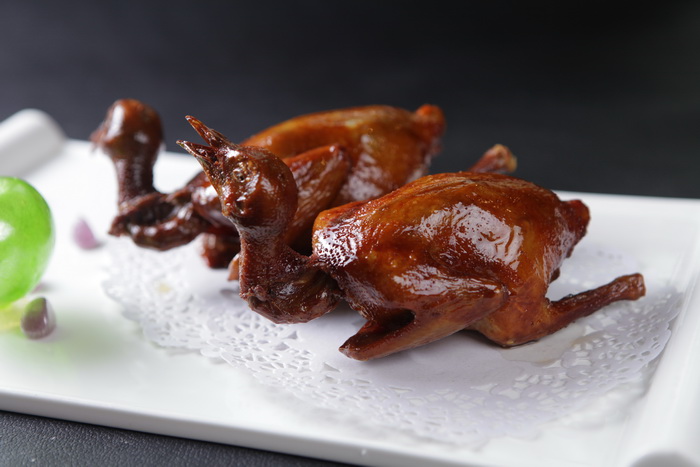 Order House Special Roasted Squab 脆皮焗乳鴿 1pc food online from Full House Seafood Restaurant store, Arcadia on bringmethat.com