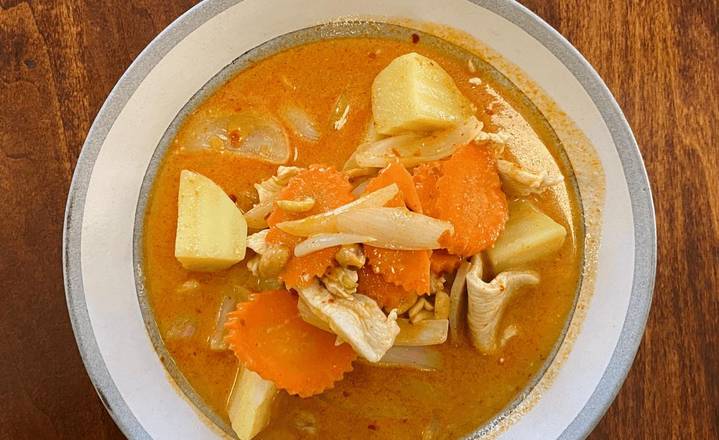 Order L Massaman Curry (GF) food online from 5 Thai Bistro store, Portsmouth on bringmethat.com