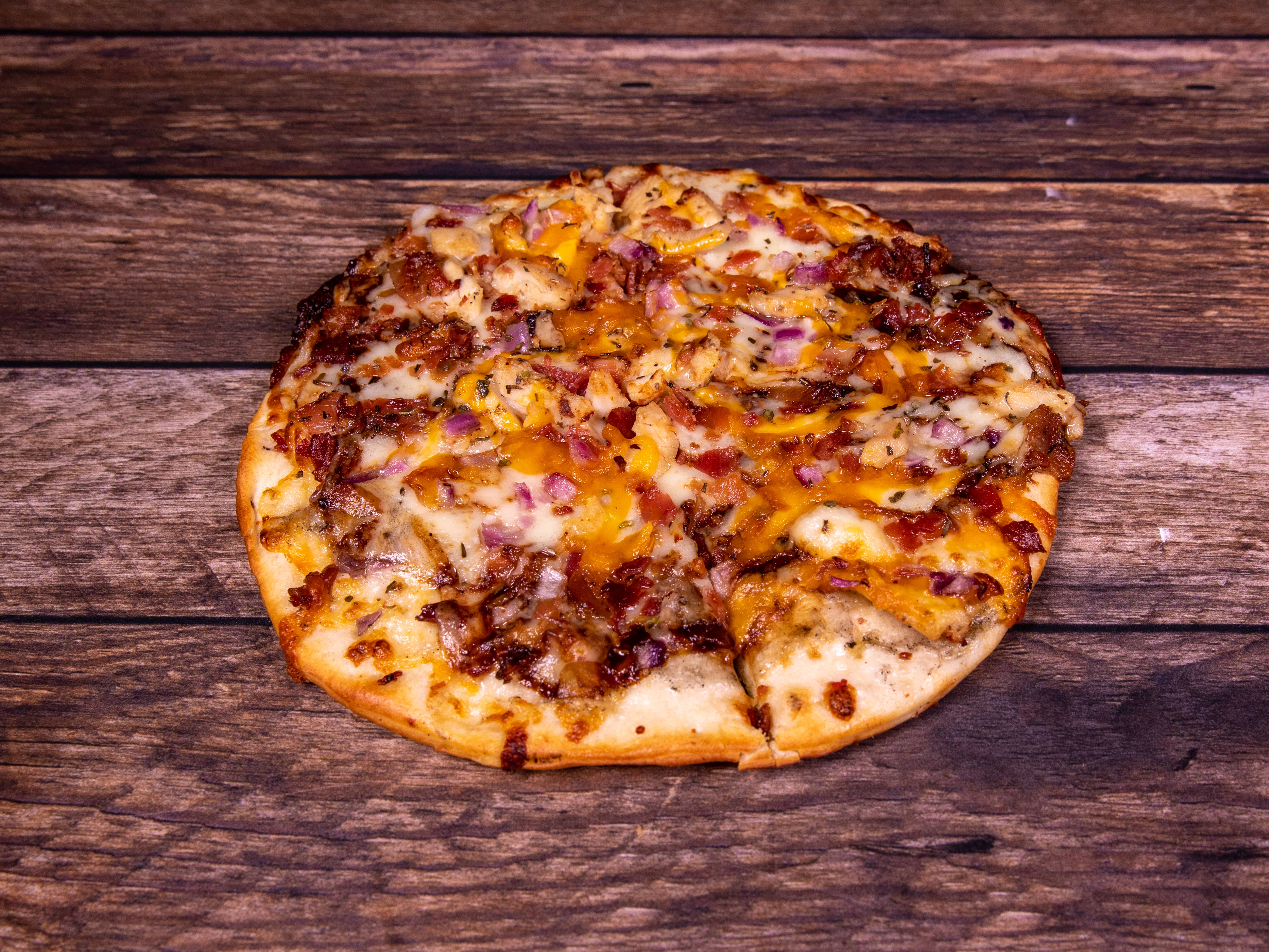 Order BBQ Chicken Pizza food online from Mamas Pizza store, Arlington on bringmethat.com