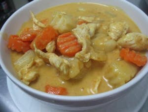 Order C24. Yellow Curry แกงเหลือง food online from Amazing Thai Cuisine store, Broken Arrow on bringmethat.com