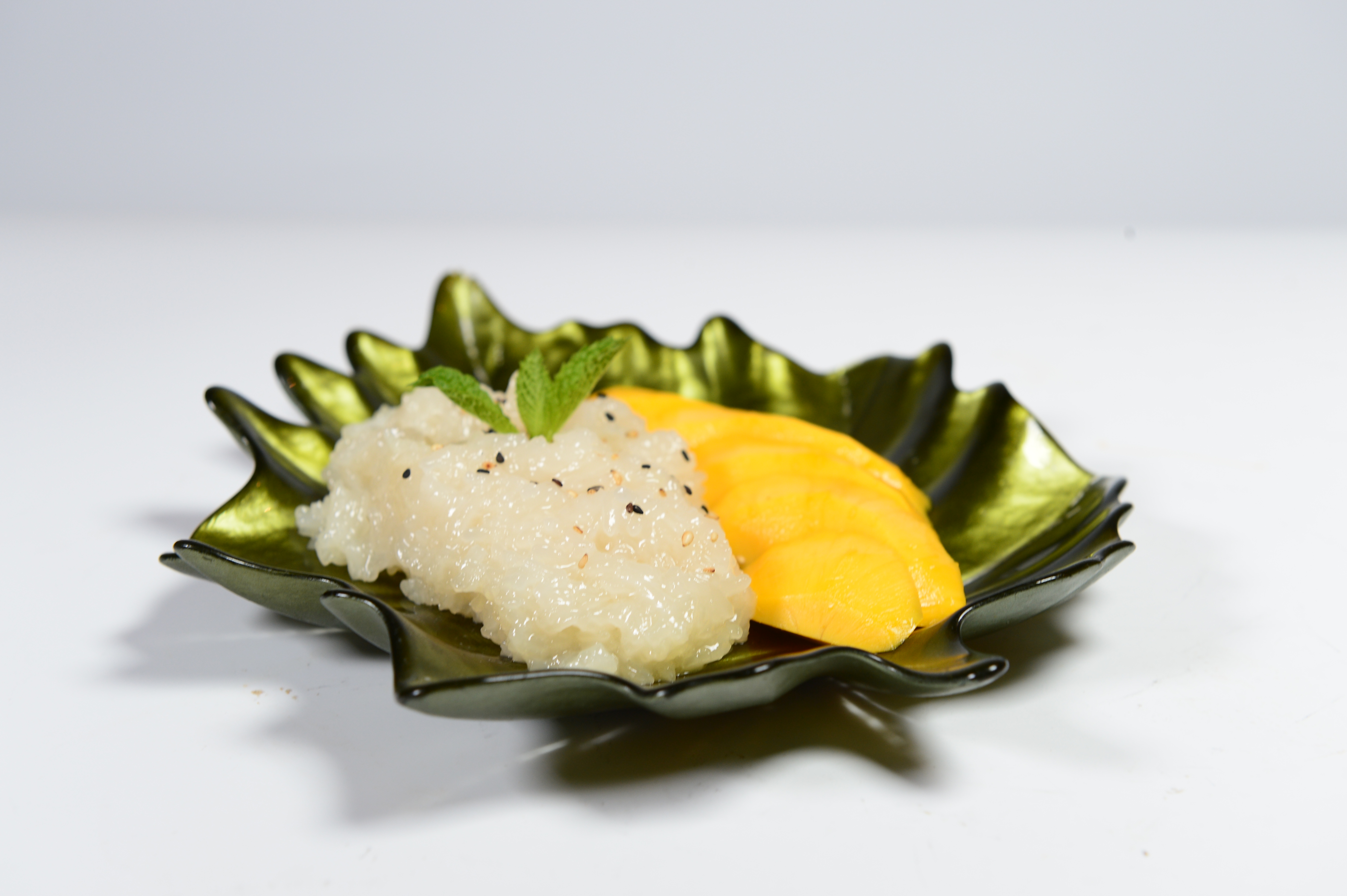 Order Sticky Rice with Mango food online from Lemongrass Thai Cuisine store, San Francisco on bringmethat.com