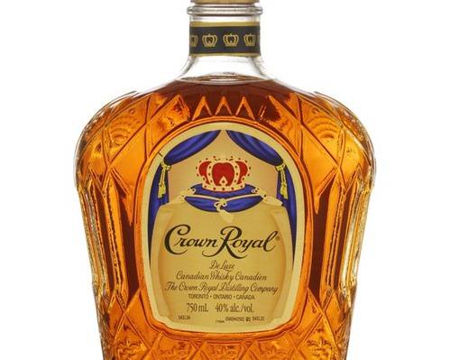 Order Crown Royal whiskey, 750mL bottle (40% ABV) food online from Moby Liquor store, Los Angeles on bringmethat.com