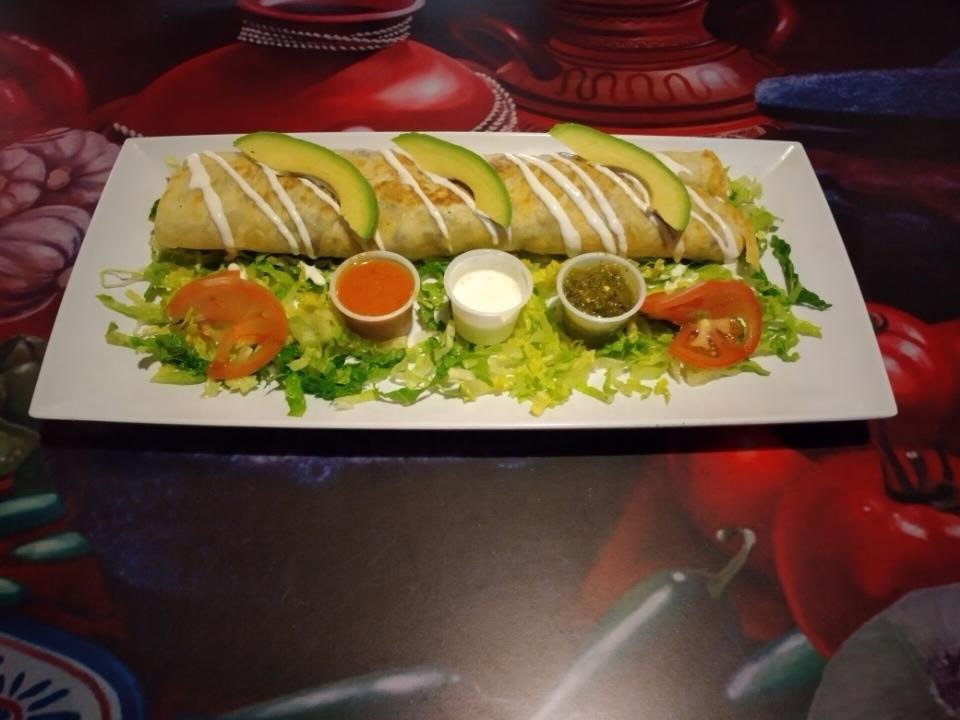 Order Quesadilla el macheton food online from La Chancla store, Eagleville on bringmethat.com