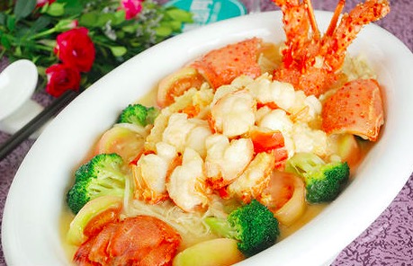 Order Whole Lobster in Supreme Broth  food online from Chinatown Restaurant store, San Francisco on bringmethat.com