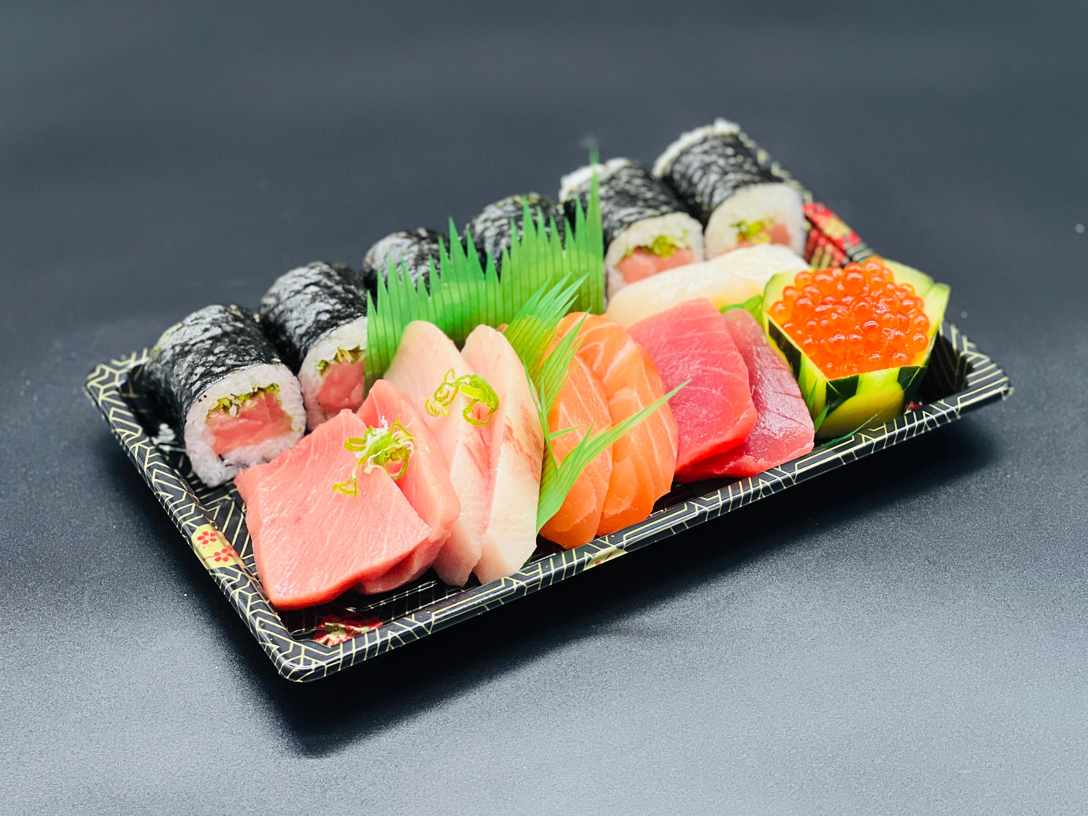 Order Omakase Sashimi food online from I Sushi Inc. store, Ridgewood on bringmethat.com