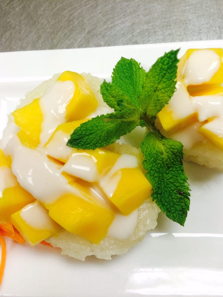 Order Mango Sticky Rice food online from Thai Silver Spoon store, Springboro on bringmethat.com