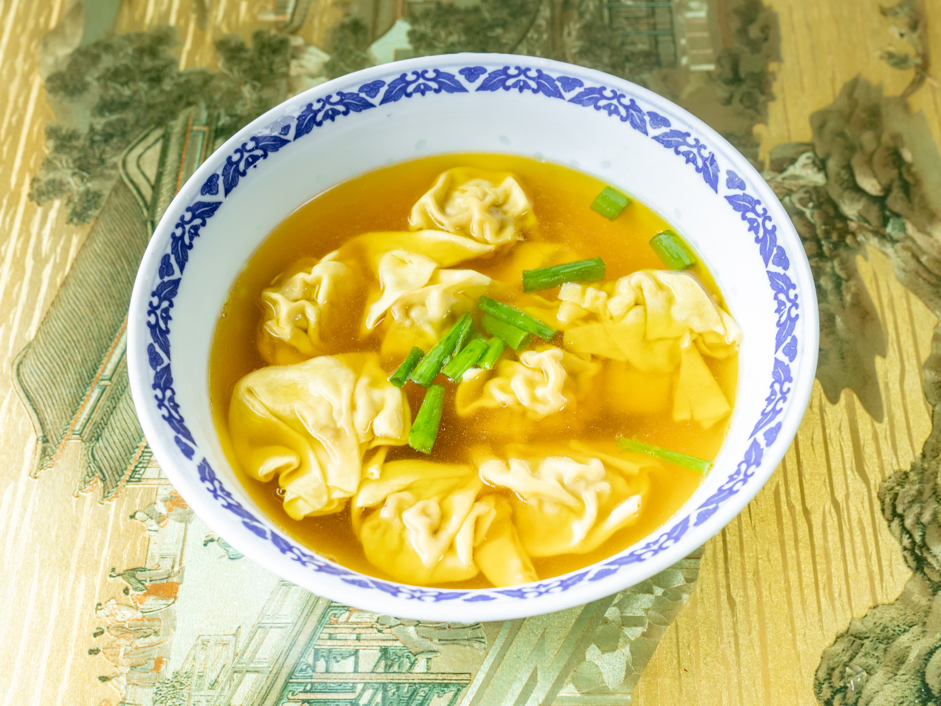 Order 38. Chinatown Wonton Soup food online from New Rooster Kitchen store, Mastic Beach on bringmethat.com